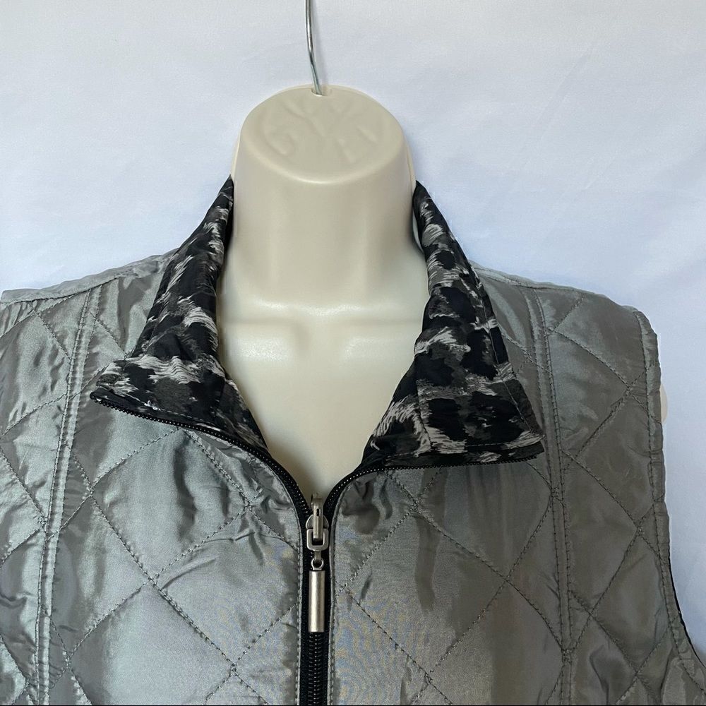 NWT Casual Identity Reversible Vest size larger - Picture 7 of 16